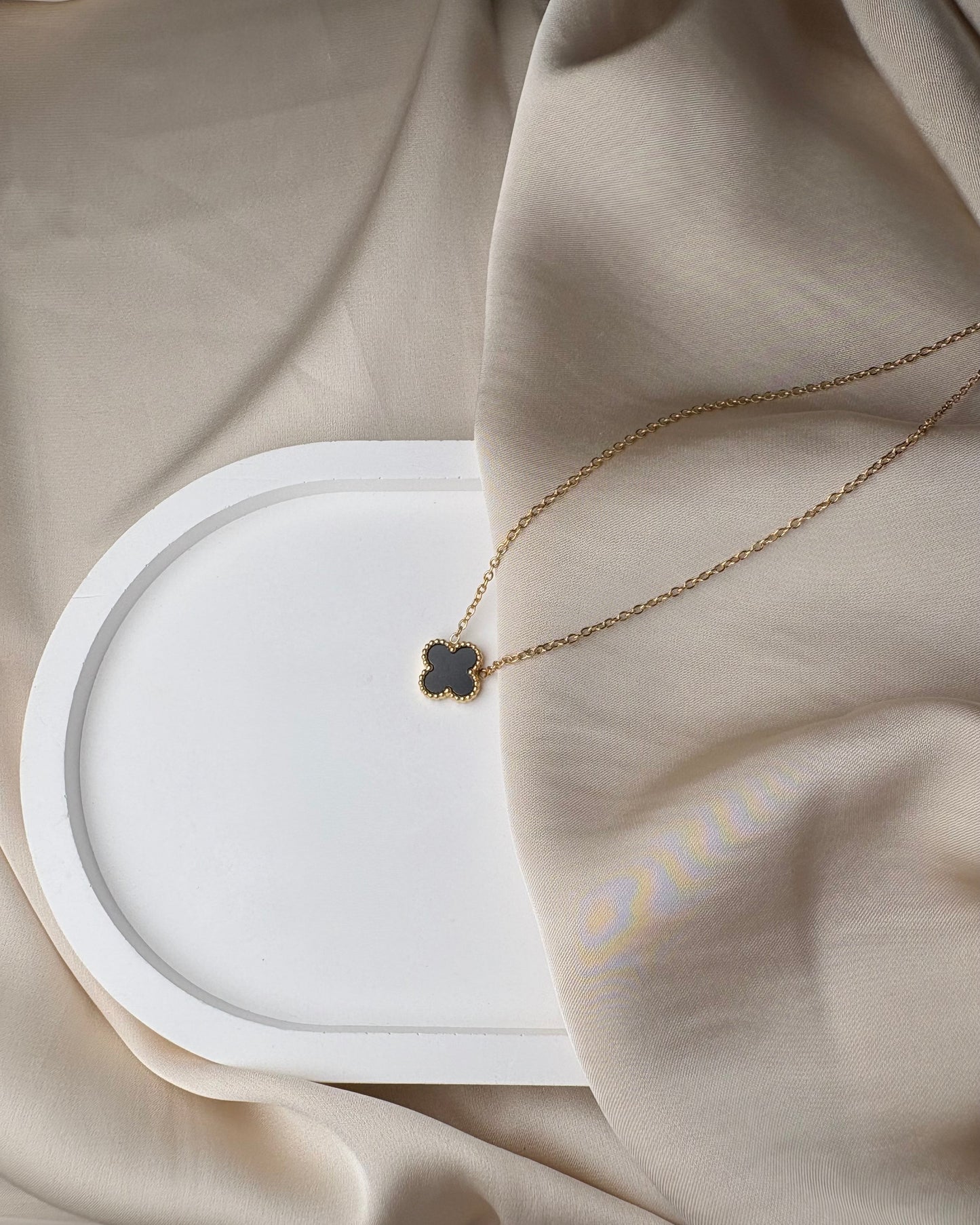Reversible Clover