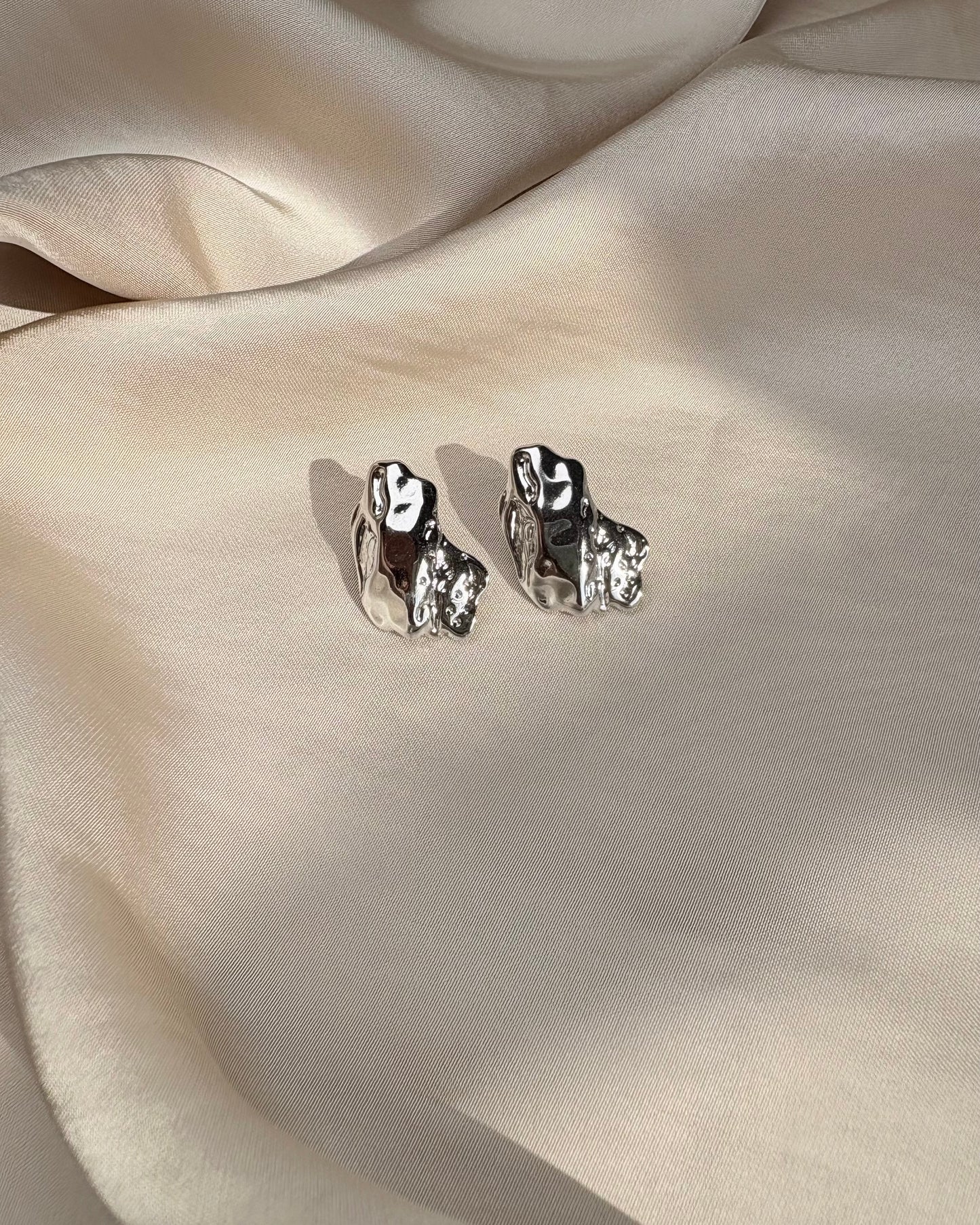 Crater Studs