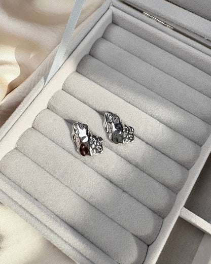 Crater Studs