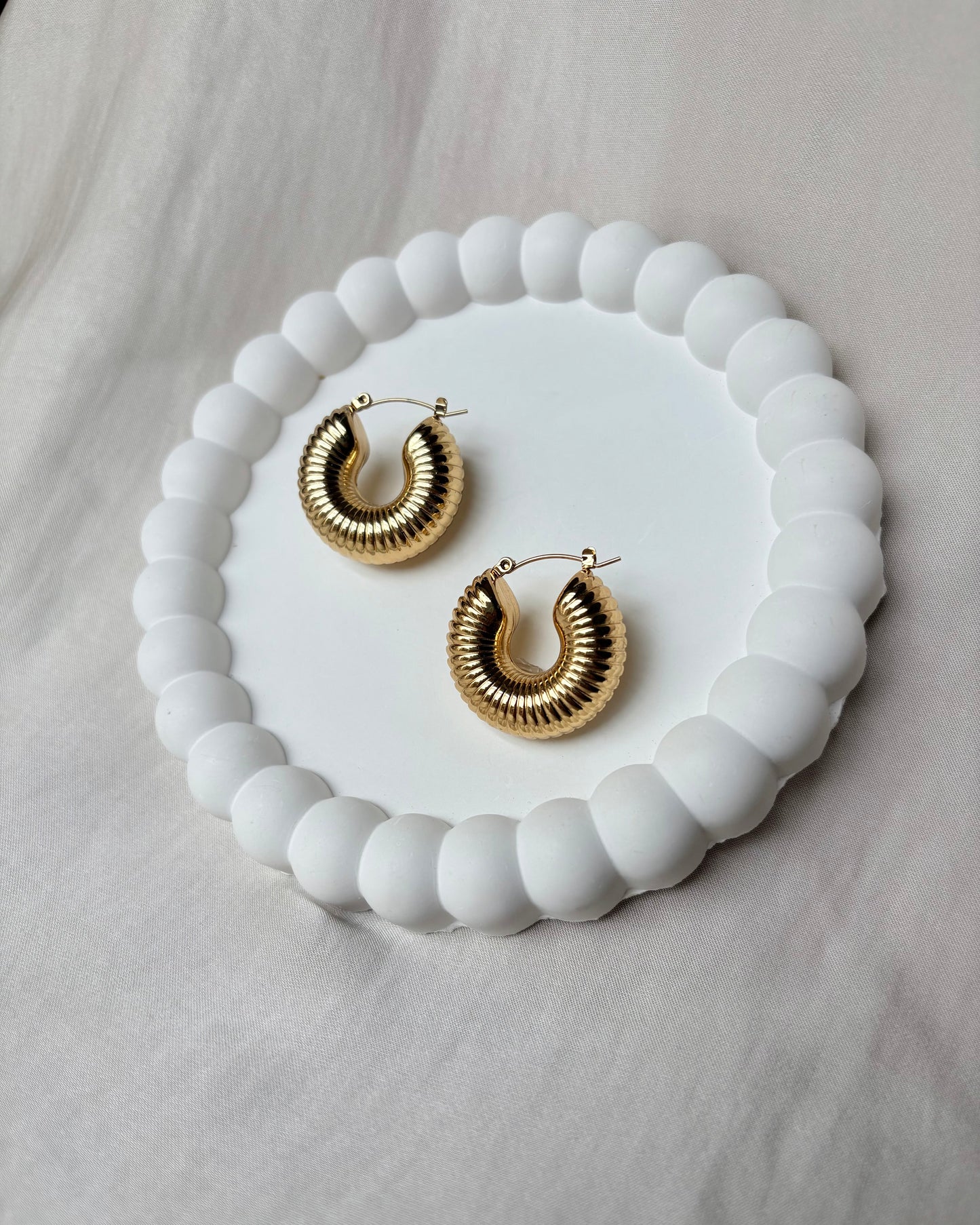 Lira Hoops