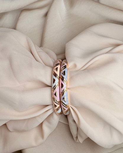 Evelyn Crest Bangle