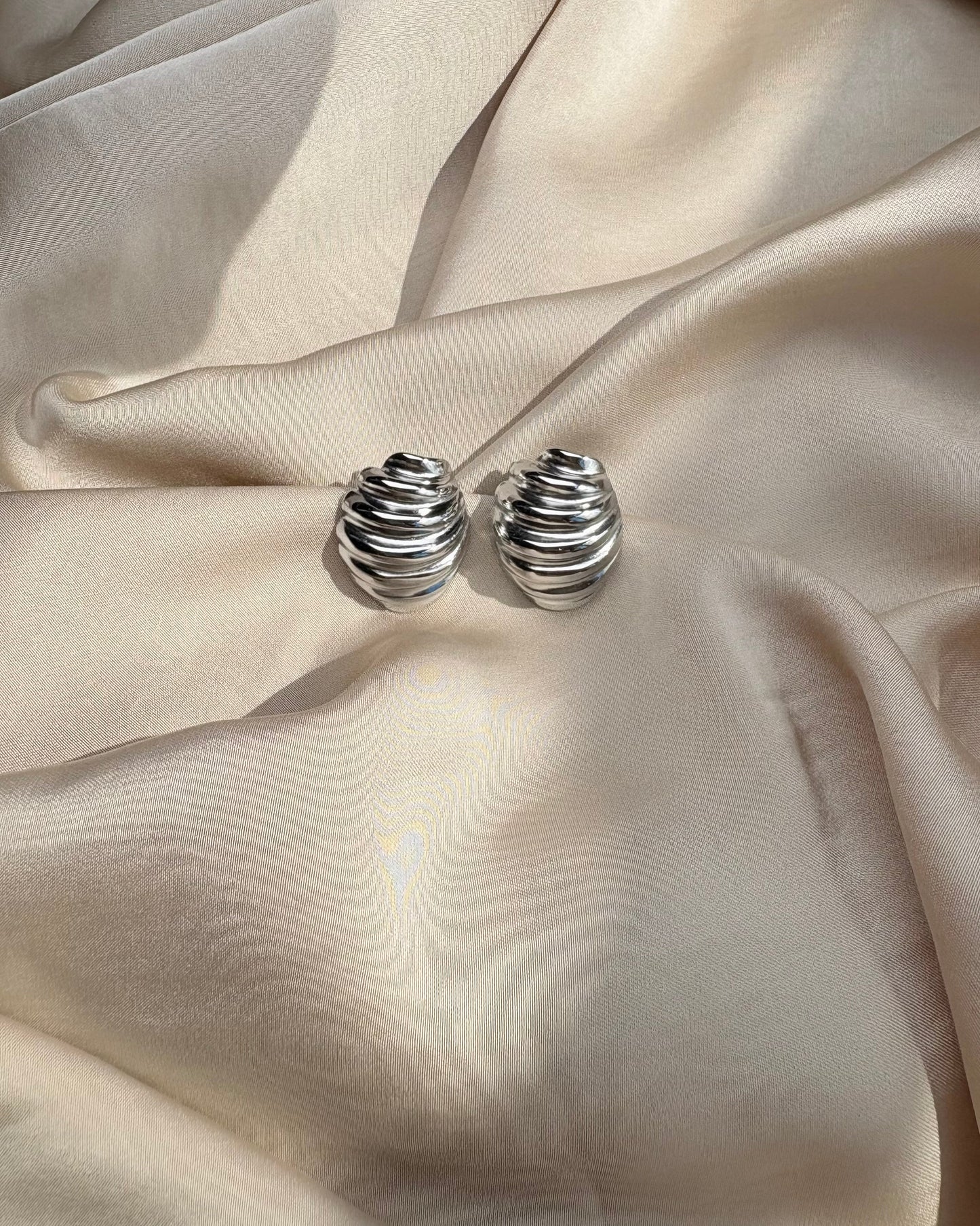 Sculpt Shell Studs